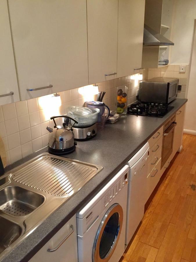 Stylish Apartment In Victoria Лондон Экстерьер фото