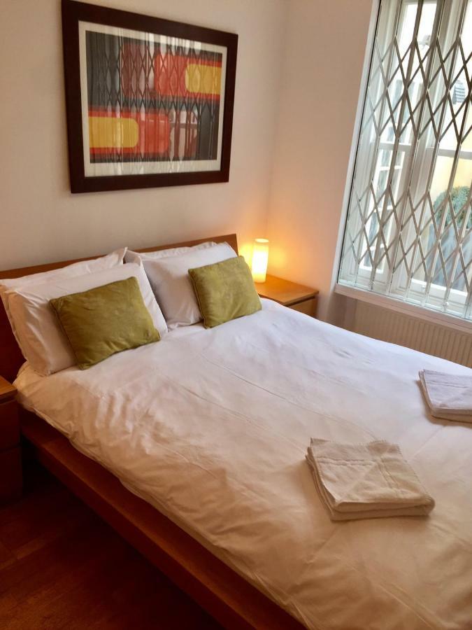 Stylish Apartment In Victoria Лондон Экстерьер фото
